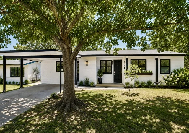 Photo 1 of Single family home for sale at 1205 Indiana St, Graham, TX 76450 | MLS# 21365497 | Listing updated on 2026-09-30