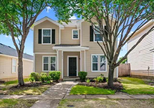 Photo 1 of Single family home for sale at 7105 Planters Row Dr, Mc Kinney, TX 75070 | MLS# 21359252 | Listing updated on 2026-09-12