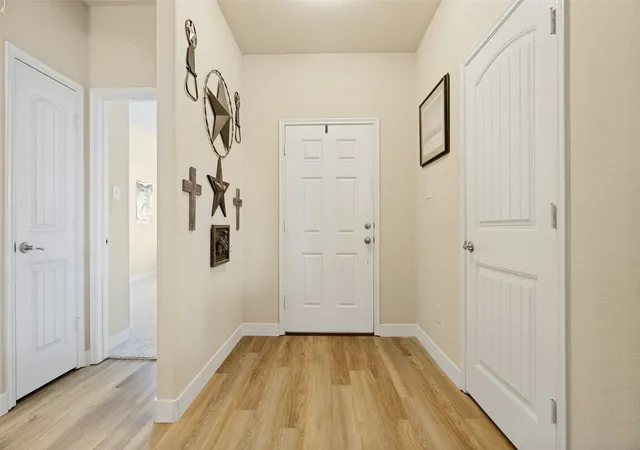 Photo 3 of Single family home for sale at 1412 St Johns Dr, Van Alstyne, TX 75495 | MLS# 21365307 | Listing updated on 2026-09-12