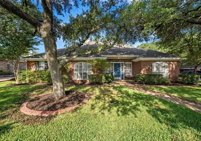 Photo 1 of Sale Pending at 1119 Western Ridge Dr, Waco, TX 76712 | MLS# 21365042 | Listing updated on 2026-09-08