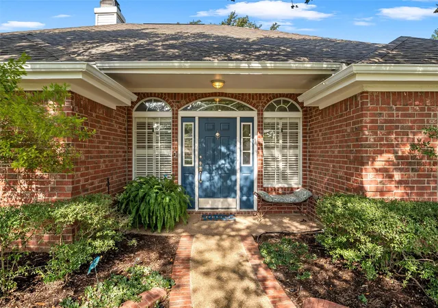 Photo 2 of Sale Pending at 1119 Western Ridge Dr, Waco, TX 76712 | MLS# 21365042 | Listing updated on 2026-09-08