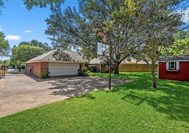 Photo 3 of Sale Pending at 1119 Western Ridge Dr, Waco, TX 76712 | MLS# 21365042 | Listing updated on 2026-09-08