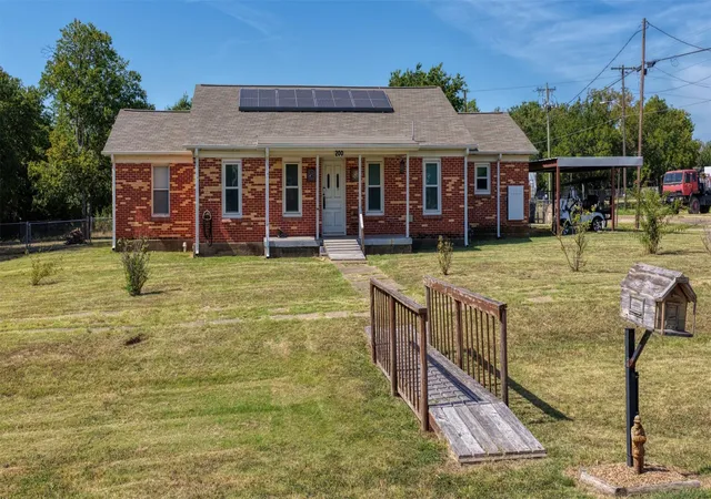 Single family home for sale at 200 E Crossmain, Milford, TX 76670 | MLS# 21365608