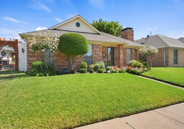 Photo 3 of Single family home for sale at 2833 Stoneridge Dr, Garland, TX 75044 | MLS# 21365115 | Listing updated on 2026-09-30