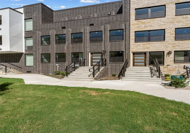 Photo 2 of Sale Pending at 2737 Azalea Park Cir, Fort Worth, TX 76107 | MLS# 21364017 | Listing updated on 2026-09-08