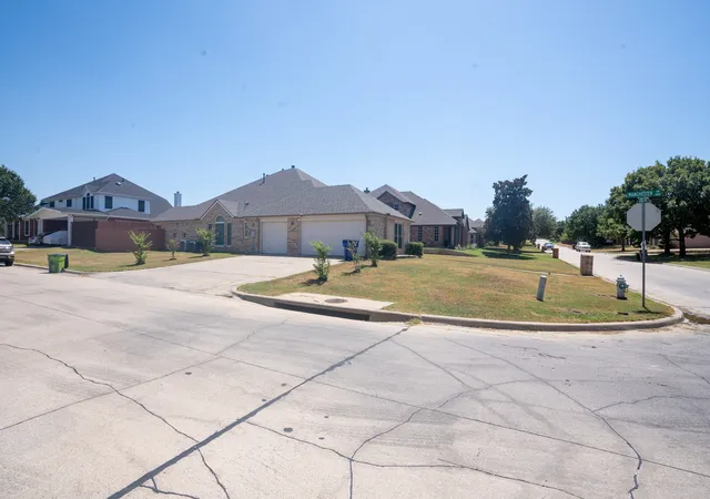 Photo 3 of Single family home for sale at 3020 Saint Jude Dr, Mansfield, TX 76063 | MLS# 21364909 | Listing updated on 2026-09-14
