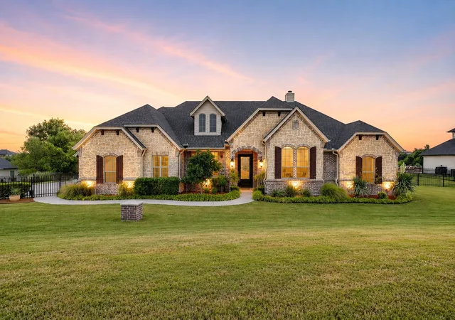 Photo 1 of Sale Pending at 12408 Bella Vineyard Dr, Fort Worth, TX 76126 | MLS# 21364634 | Listing updated on 2026-09-09
