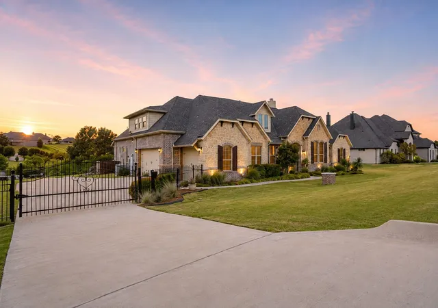 Photo 2 of Sale Pending at 12408 Bella Vineyard Dr, Fort Worth, TX 76126 | MLS# 21364634 | Listing updated on 2026-09-09