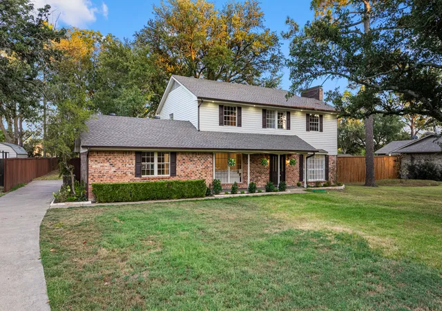 Photo 2 of Single family home for sale at 3 Haynes Cir, Terrell, TX 75160 | MLS# 21364731 | Listing updated on 2026-09-23