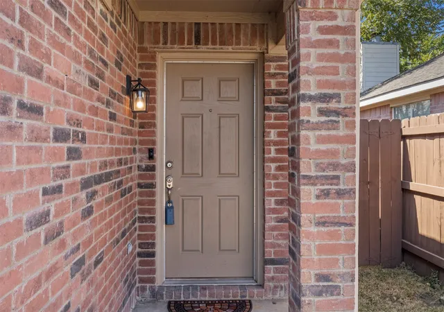 Photo 4 of Sale Pending at 8570 Bearden Ln, Dallas, TX 75227 | MLS# 21362444 | Listing updated on 2026-09-13