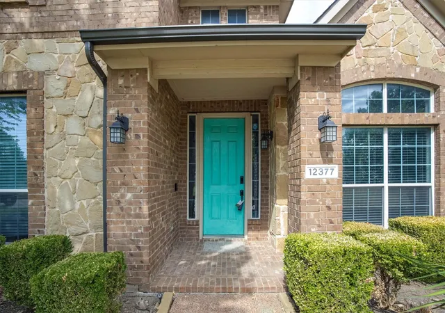 Photo 2 of Single family home for sale at 12377 Flamingo Ct, Frisco, TX 75033 | MLS# 21365615 | Listing updated on 2026-09-08