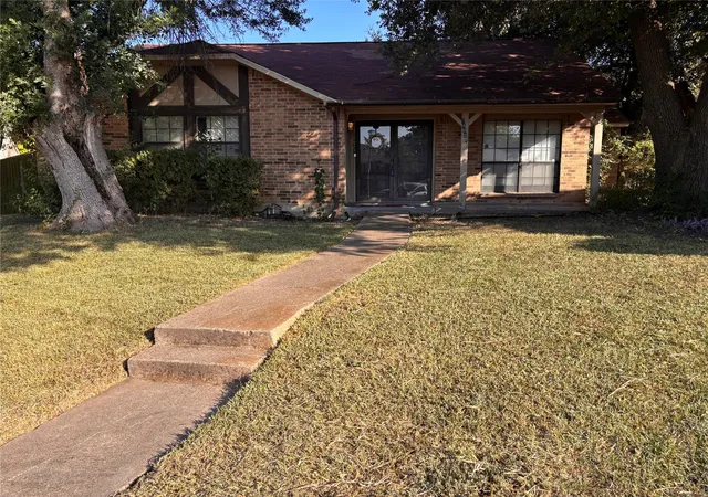Photo 1 of Sale Pending at 7402 Red Osier Rd, Dallas, TX 75249 | MLS# 21364461 | Listing updated on 2026-10-06
