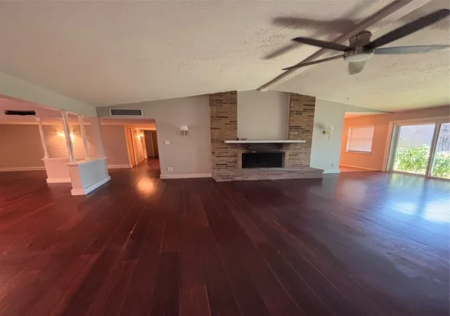 Photo 3 of Sale Pending at 7402 Red Osier Rd, Dallas, TX 75249 | MLS# 21364461 | Listing updated on 2026-10-06