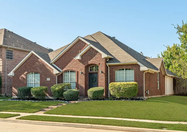 Photo 2 of Sale Pending at 5533 Glenview Ln, The Colony, TX 75056 | MLS# 21364480 | Listing updated on 2026-09-08