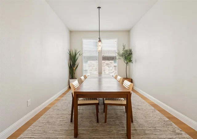 Photo 4 of Single family home for sale at 1116 Broadmoor Wy, Roanoke, TX 76262 | MLS# 21364335 | Listing updated on 2026-09-29