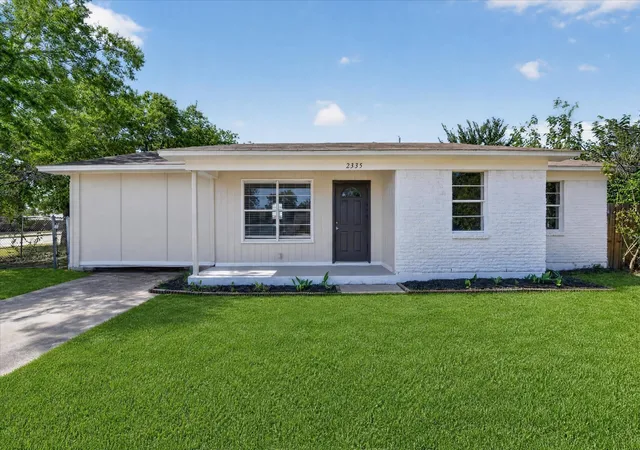 Photo 1 of Single family home for sale at 2335 Loyce Dr, Mesquite, TX 75149 | MLS# 21365681 | Listing updated on 2026-09-10