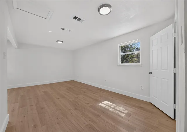 Photo 3 of Single family home for sale at 2335 Loyce Dr, Mesquite, TX 75149 | MLS# 21365681 | Listing updated on 2026-09-10