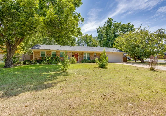 Photo 1 of Single family home for sale at 314 Bernice Ct, Burleson, TX 76028 | MLS# 21365700 | Listing updated on 2026-10-02