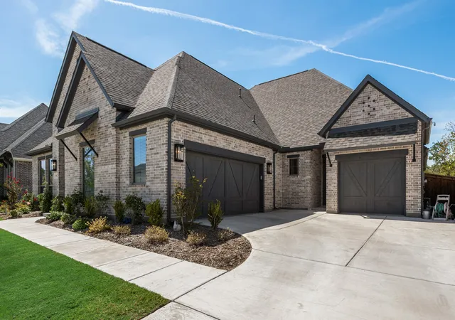 Photo 3 of Single family home for sale at 1914 Benedetto Wy, Rockwall, TX 75032 | MLS# 21365193 | Listing updated on 2026-09-09