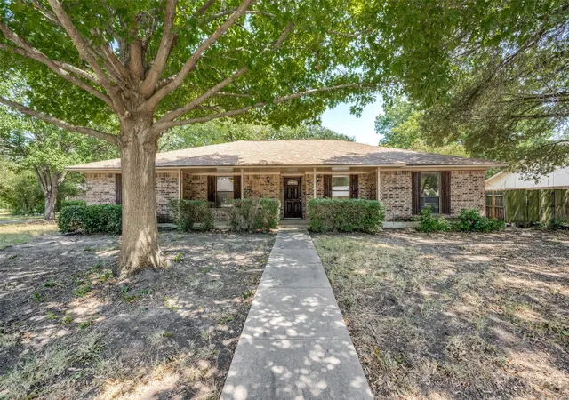 Single family home for sale at 3204 Broken Arrow Rd, Denton, TX 76209 | MLS# 21365729