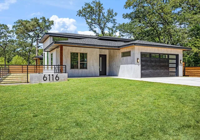 Photo 1 of Single family home for sale at 6116 Ottawa Trl, Mabank, TX 75156 | MLS# 21365802 | Listing updated on 2026-10-06