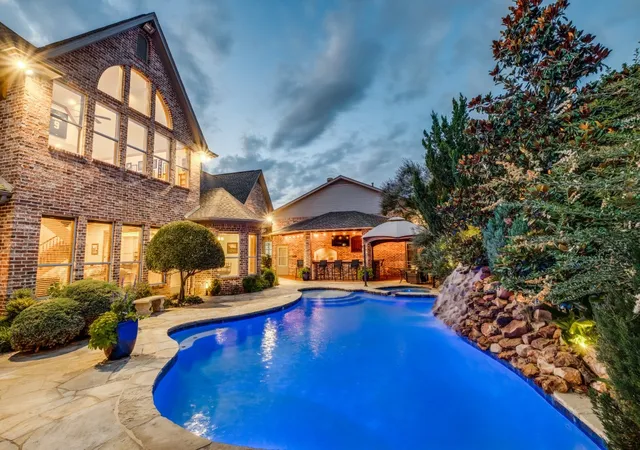 Photo 2 of Mansion for sale at 100 Bentwood Ct, Denton, TX 76210 | MLS# 21365794 | Listing updated on 2026-09-08
