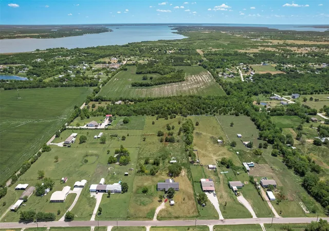 Photo 2 of Manufactured home for sale at 8910 County Road 3602, Quinlan, TX 75474 | MLS# 21365838 | Listing updated on 2026-09-14
