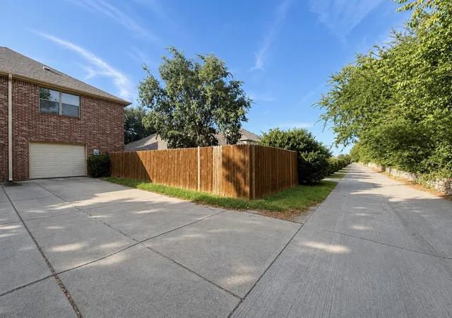 Photo 3 of Townhouse for sale at 2159 Colby Ln, Wylie, TX 75098 | MLS# 21365839 | Listing updated on 2026-09-10