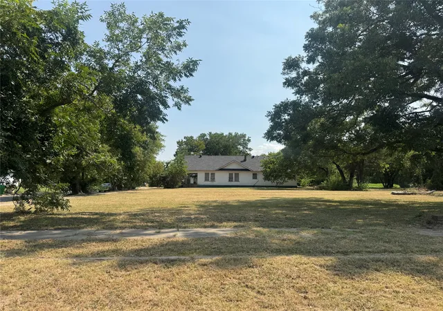 Photo 3 of Land for sale at 907 Buck St, Gainesville, TX 76240 | MLS# 21365849 | Listing updated on 2026-09-14