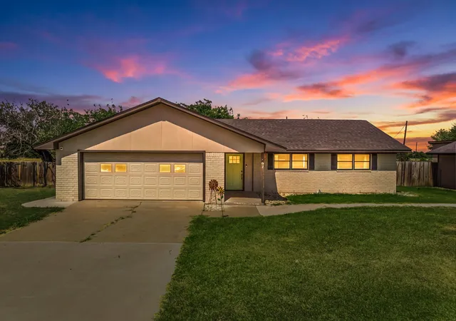 Photo 1 of Sale Pending at 141 Swan, Waco, TX 76708 | MLS# 21365872 | Listing updated on 2026-09-10