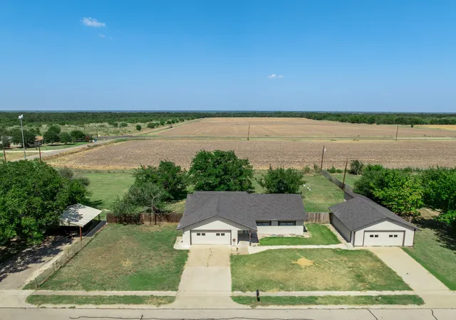 Photo 3 of Sale Pending at 141 Swan, Waco, TX 76708 | MLS# 21365872 | Listing updated on 2026-09-10