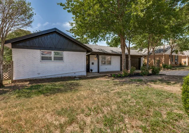 Photo 32 of Single family home for sale at 1909 Marlene Dr, Euless, TX 76040 | MLS# 21365566 | Listing updated on 2026-09-11