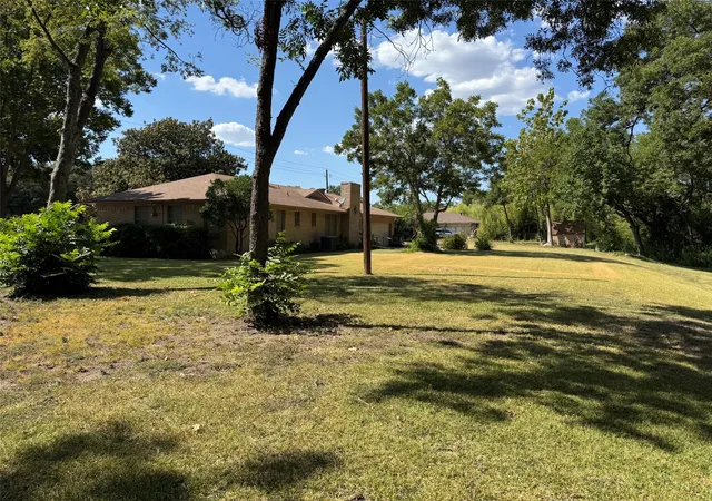 Photo 1 of Single family home for sale at 1620 N Houston School Rd, Lancaster, TX 75134 | MLS# 21365878 | Listing updated on 2026-09-12