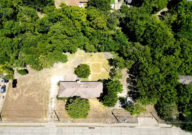 Photo 2 of Single family home for sale at 1620 N Houston School Rd, Lancaster, TX 75134 | MLS# 21365878 | Listing updated on 2026-09-12