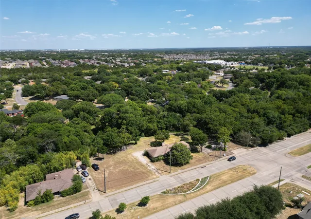 Photo 3 of Single family home for sale at 1620 N Houston School Rd, Lancaster, TX 75134 | MLS# 21365878 | Listing updated on 2026-09-12