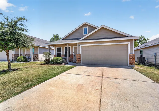 Photo 2 of Single family home for sale at 4140 Renee Dr, Dallas, TX 75227 | MLS# 21365809 | Listing updated on 2026-09-10