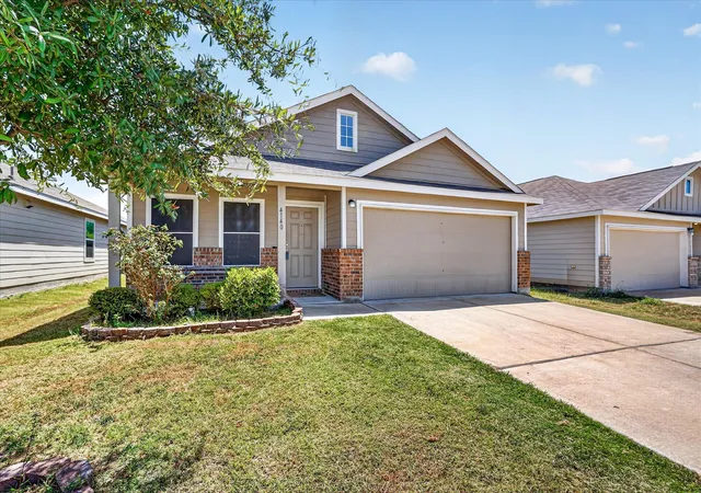 Photo 3 of Single family home for sale at 4140 Renee Dr, Dallas, TX 75227 | MLS# 21365809 | Listing updated on 2026-09-10
