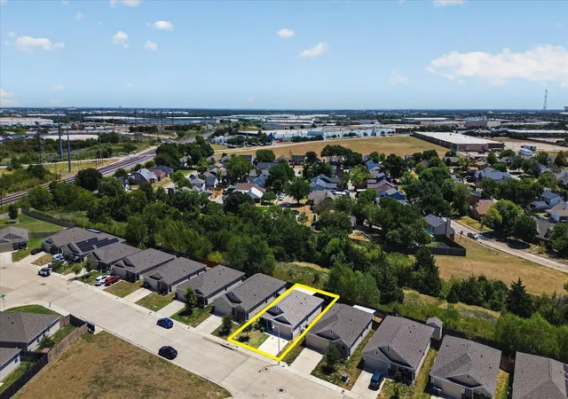 Photo 3 of Single family home for sale at 4140 Renee Dr, Dallas, TX 75227 | MLS# 21365809 | Listing updated on 2026-10-03