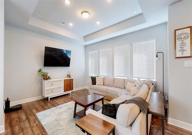 Photo 2 of Single family home for sale at 1521 Kessler Dr, Carrollton, TX 75006 | MLS# 21365908 | Listing updated on 2026-09-09