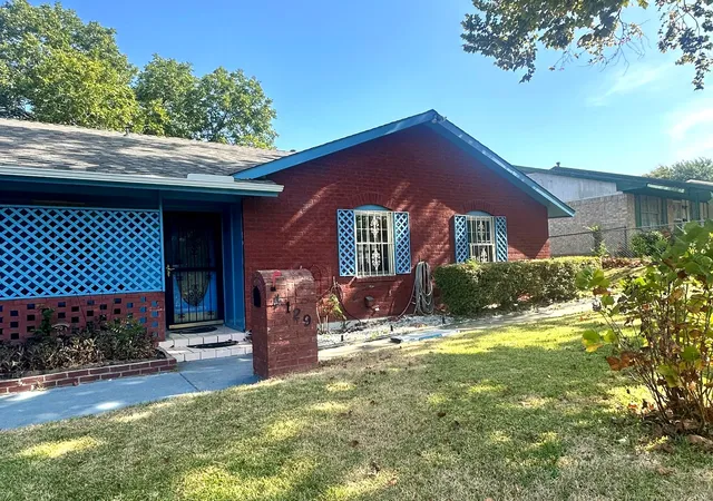 Photo 3 of Single family home for sale at 4129 Clark College Dr, Dallas, TX 75241 | MLS# 21365847 | Listing updated on 2026-09-14