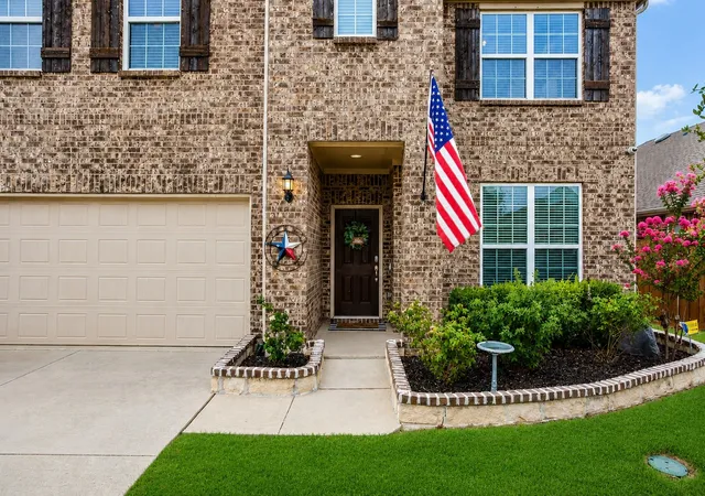 Photo 2 of Single family home for sale at 3508 Weyburn Dr, Mansfield, TX 76084 | MLS# 21362728 | Listing updated on 2026-09-12