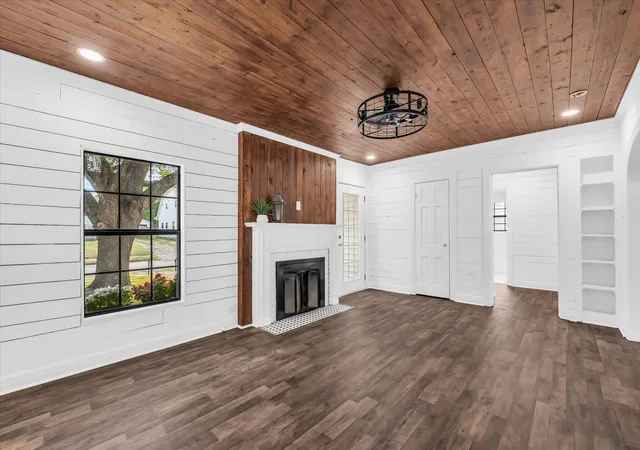 Photo 3 of Single family home for sale at 916 N 31st St, Waco, TX 76707 | MLS# 21364696 | Listing updated on 2026-09-13