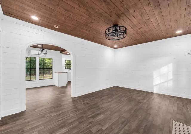 Photo 3 of Single family home for sale at 916 N 31St St, Waco, TX 76707 | MLS# 21364696 | Listing updated on 2026-10-04