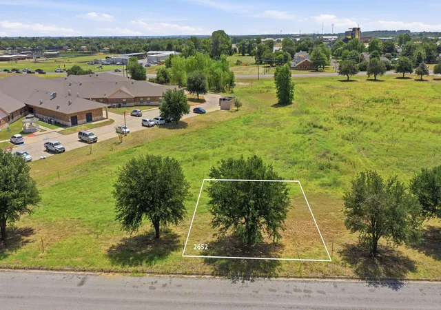 Photo 2 of Sale Pending at 2652 Dogwood Dr, Stephenville, TX 76401 | MLS# 21365938 | Listing updated on 2026-09-13