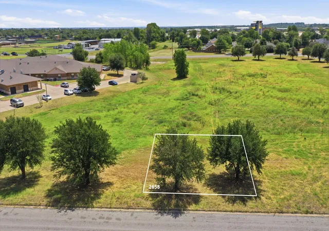 Photo 2 of Sale Pending at 2658 Dogwood Dr, Stephenville, TX 76401 | MLS# 21365942 | Listing updated on 2026-09-13