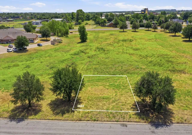 Photo 2 of Sale Pending at 2664 Dogwood Dr, Stephenville, TX 76401 | MLS# 21365946 | Listing updated on 2026-09-13