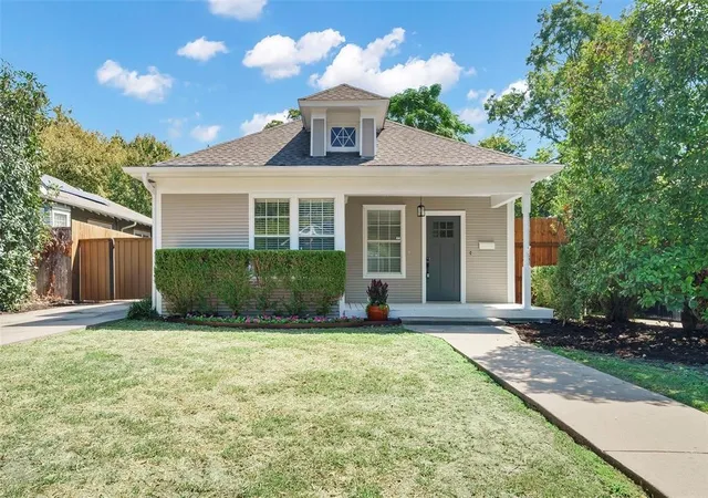 Photo 1 of Single family home for sale at 5524 Victor St, Dallas, TX 75214 | MLS# 21365932 | Listing updated on 2026-09-15