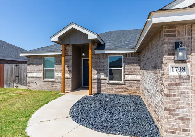 Photo 3 of Sale Pending at 1708 Sweetwater Ln, Abilene, TX 79602 | MLS# 21363200 | Listing updated on 2026-09-29
