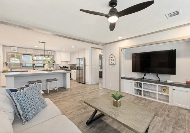 Photo 3 of Manufactured home for sale at 9776 Navajo Ln, Quinlan, TX 75474 | MLS# 21365767 | Listing updated on 2026-09-27