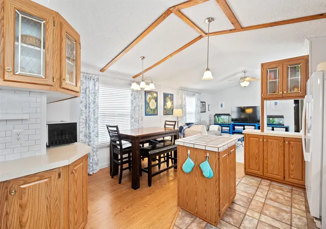 Photo 4 of Manufactured home for sale at 1030 Sandpiper, Seven Points, TX 75143 | MLS# 21361907 | Listing updated on 2026-09-11